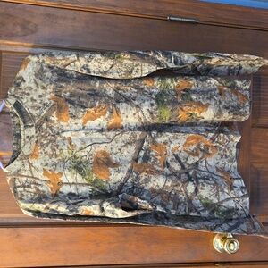 CABELAS Camouflage T-Shirt Long Sleeve, Men's, Sz. MEDIUM